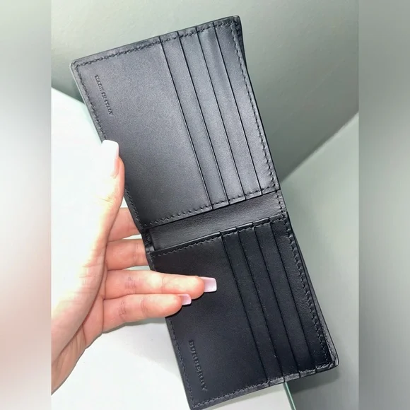 Burberry Black International Bifold Wallet w COA - Picture 5 of 10